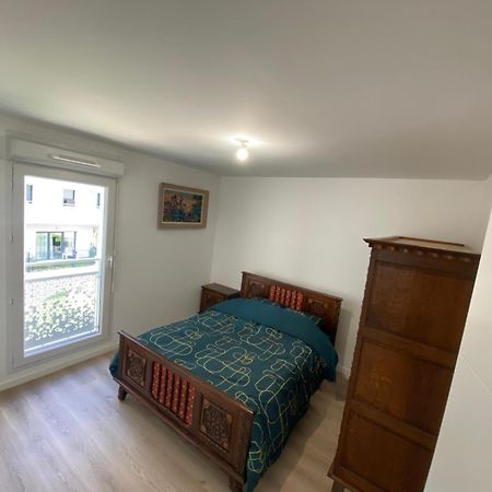 Joli Appartement F2 Bobigny Metro Proche Paris Екстер'єр фото